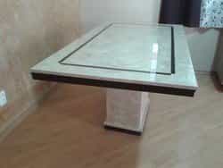 Mesa de marmore